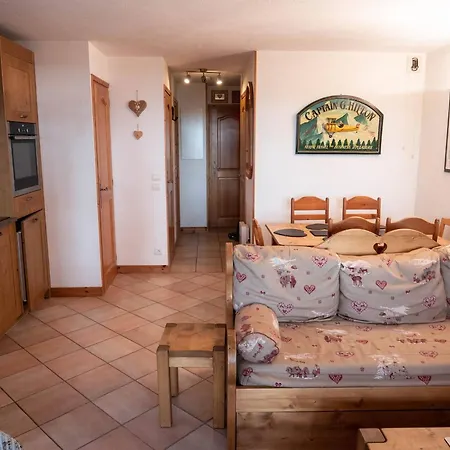 3 Pieces A Meribel, Proche Pistes Et Commerces - Fr-1-355-84 Apartment *